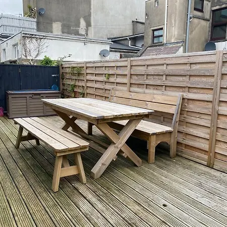 No 16 Dog Friendly Tenby Cottage Exterior photo