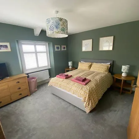 No 16 Dog Friendly Tenby Cottage Exterior photo