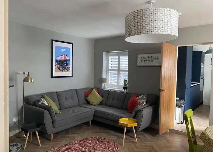 No 16 Dog Friendly Tenby Cottage